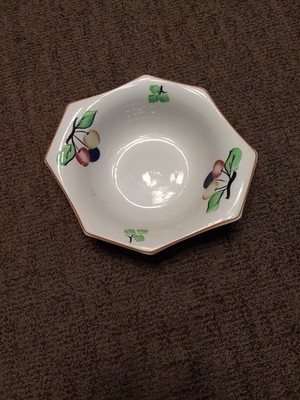 Soho Pottery SOLIAN WARE FRUIT PATTERN  Fruit Bowl vintage shape