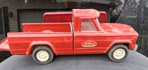Tonka Jeep Red Pressed Steel Pickup Truck Collectible Model Replica