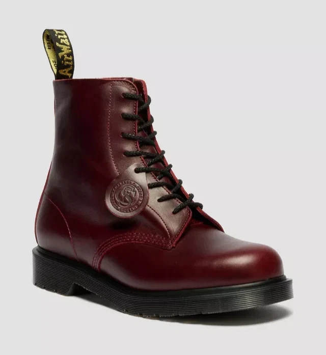 Dr. Martens 1460 Classic Calf Leather Boots in Red leather All Sizes
