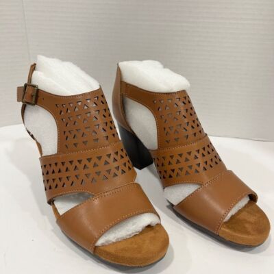 Easy Street Womens Adara Heeled Sandals. Size 7.5. Color Brown