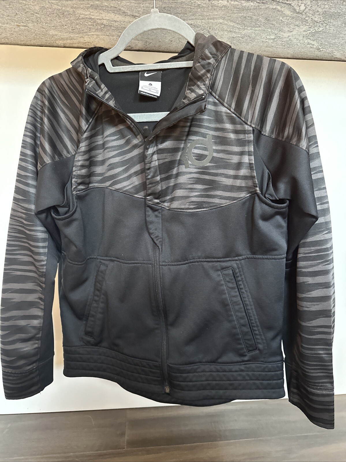 SACAI X NIKE Giacca Nike ragazzo extra large nera zebrata zip cappuccio logo KD giovane manica lunga