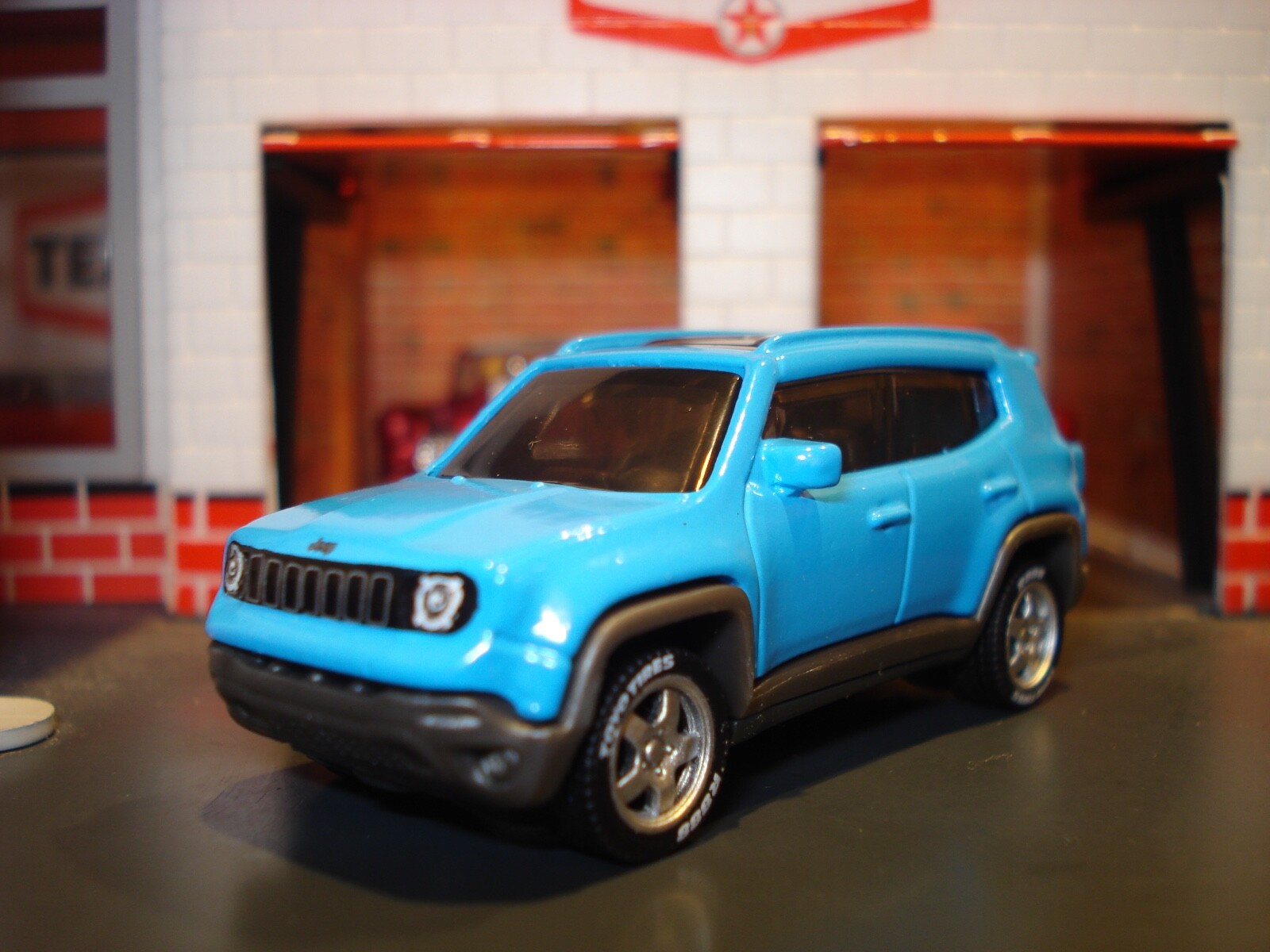 2019 JEEP RENEGADE CUSTOM EDITION 1/64 MB DETAILED LIGHTS AND CUSTOM WHEELS-image