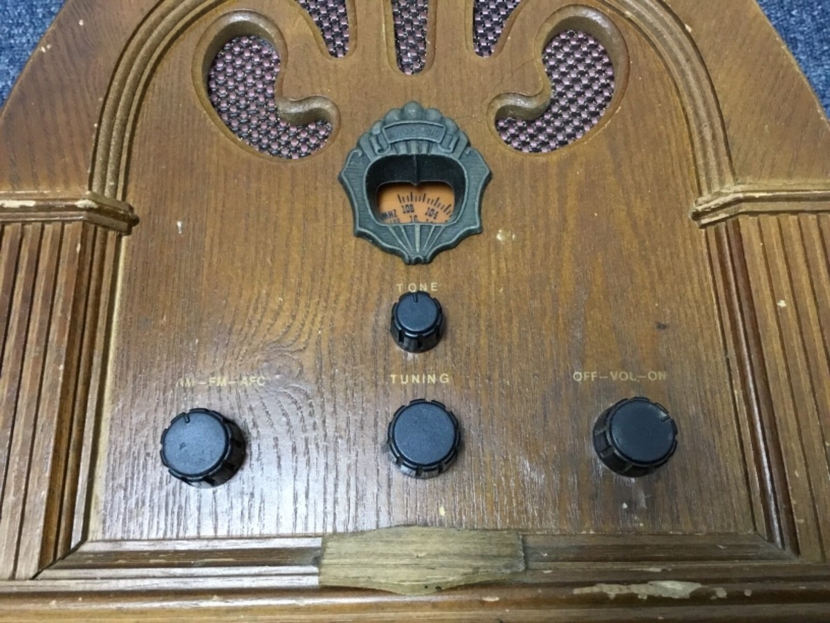 Vintage Hypersonic Wooder AM/FM Radio Collectors Edition