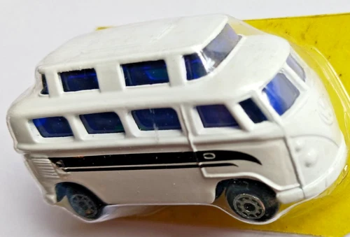 Volkswagen 19 Window Classic VW Bus Camper Van, Maisto, NEW on a Cut Card.