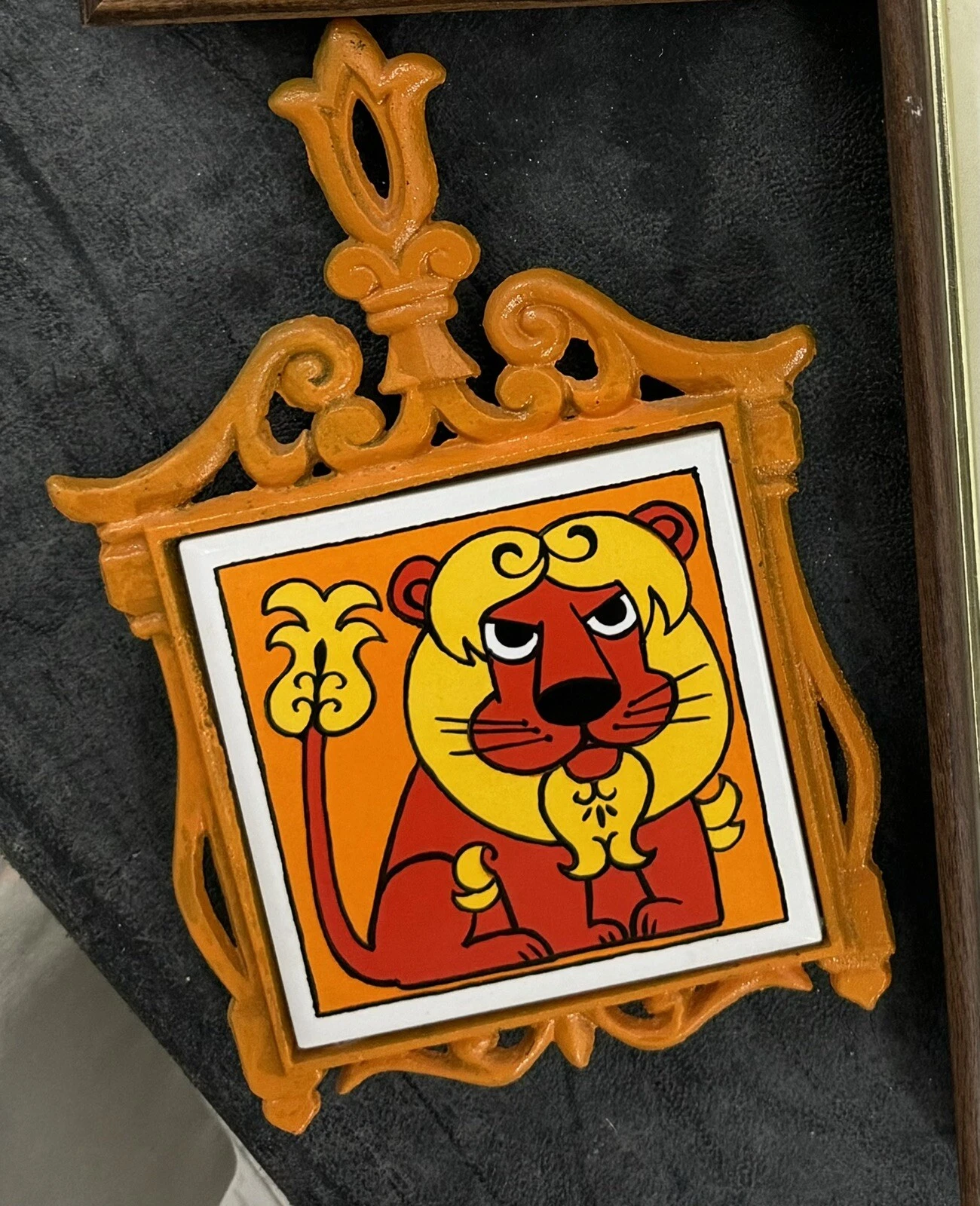 HTF Vintage MCM Orange Lion Tile & Cast Iron Trivet Pot Holder Wales. NOS - product detail image 2