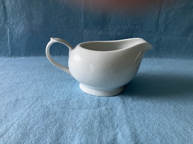 10 Strawberry Street Gravy Boat. 