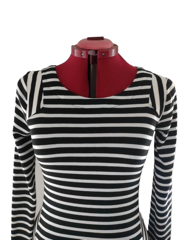 Lucca Couture 条纹球衣连衣裙黑色白色女式 M 码长袖紧身 — 第 3/4 张图片