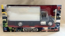New-Ray Toys Diecast International 4200 White Truck #15903 ~ NIB