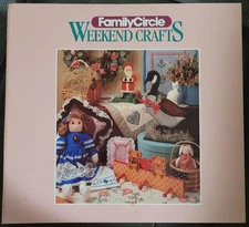 VTG 1991 Family Circle Weekend Crafts 3 Ring Binder + Charts, Patterns, Projects
