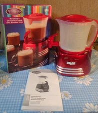 Nostalgia Electrics 50's Reto Hot Chocolate /Froth Maker 32 Oz HCM700series New