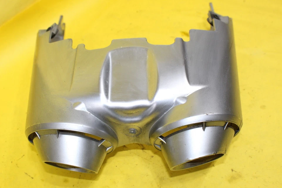 YAMAHA FZ6-S FZ6S FZ6 FZ600 2004-2009 CUBIERTA DE ESCAPE TRASERO MOLDURA CARENADO Foto 2 de 4