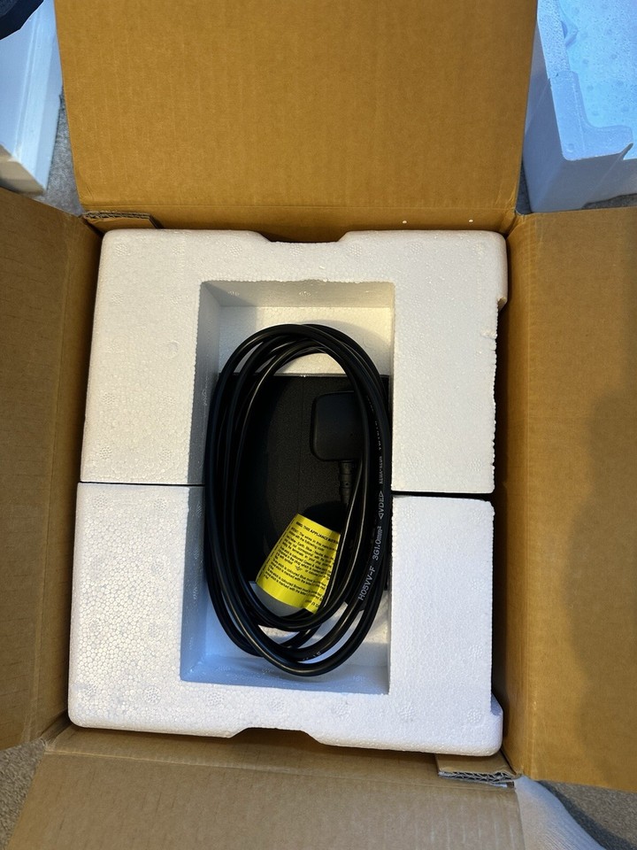 Yamaha HS5 Powered Studio Monitor Speakers (Pair) Black 4957812532945