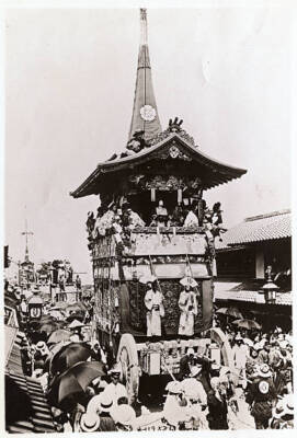 Procession Of Beautiful Floats, Which Are Valued At Thousands Of Dol - Old Photo