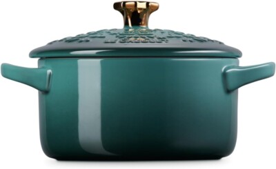 Le Creuset Stoneware Mini Cocotte with Star Knob 24oz Artichoke | eBay Le Creuset Stoneware Mini Cocotte with Star Knob 24oz Artichoke | eBay