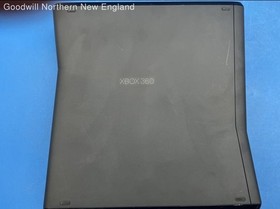 Microsoft Xbox 360 S 250GB Model 1439 Video Game Console Bundle w/One Controller