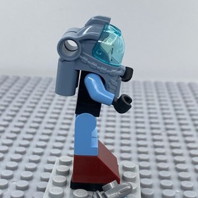 LEGO Minifigure SH0049: Mr. Freeze, Medium Blue. LEGO Batman