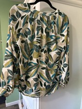 Banana Republic Ladies Blouse Green  Blue Fern Print Size M Long Sleeve
