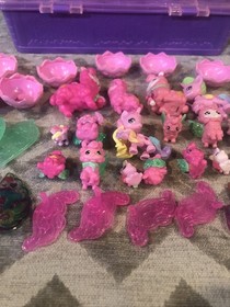 LOT 20 HATCHIMALS COLLEGGTIBLES MINI FIGURES and TWO 12 PACK EGG CARTON CASES