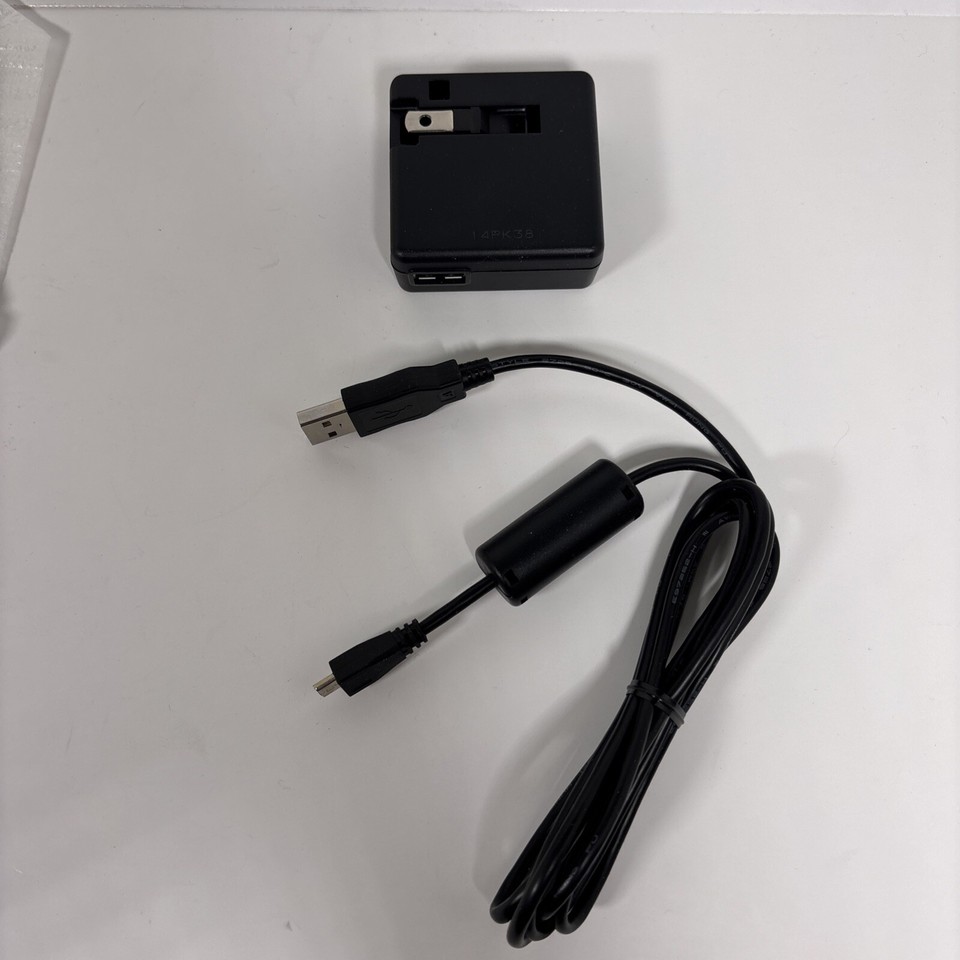 Nikon COOLPIX S3600 20.1MP Digital Camera Open Box New Silver