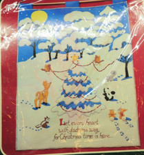 Bucilla Christmas Heirloom 49001 Christmas Enchantment Jeweled Wall Hanging Kit