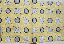 Flannel Back Vinyl Tablecloth 52"x90" Oblong, FLOWERS WITH YELLOW PETALS, HP