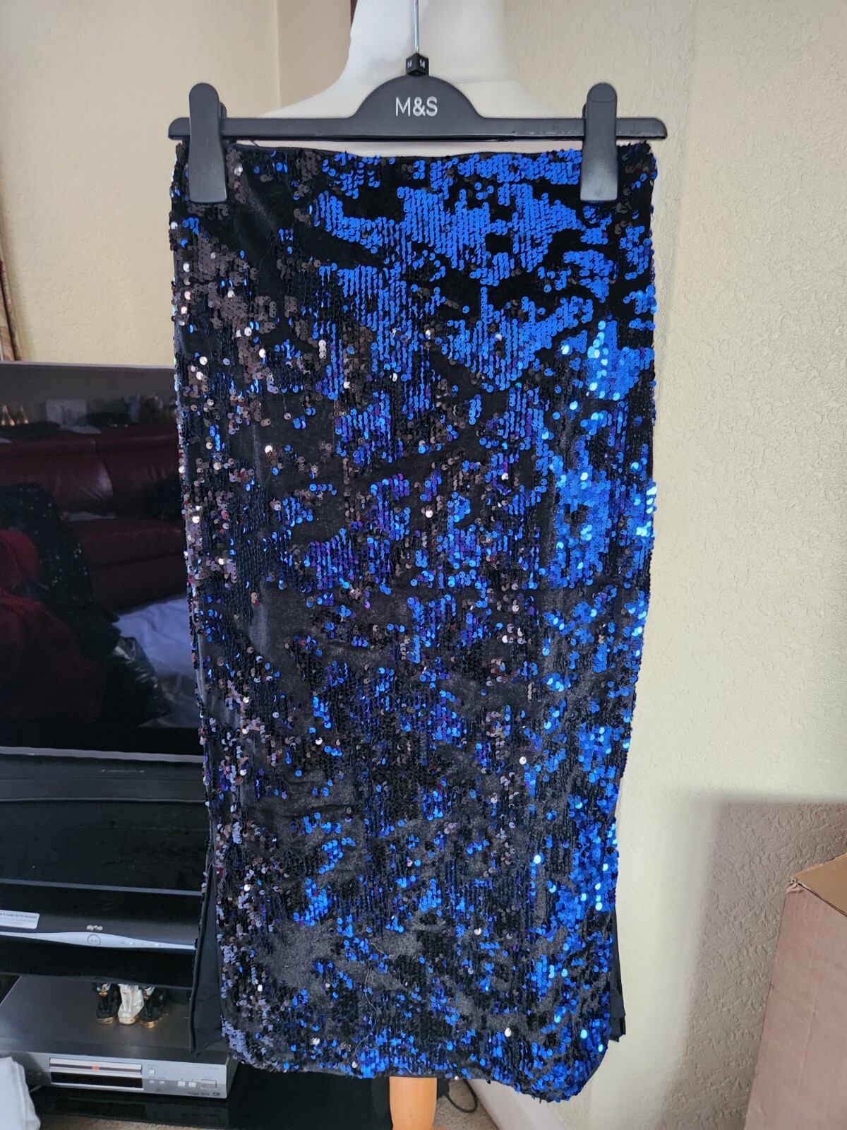 Picture 1 of 2