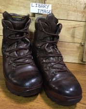 British Army Issue Brown Altberg Defender High Liability Combat Boots Size 7M UK