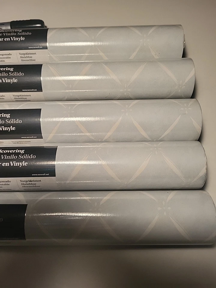 Papel Pintado Norwall 5 Unidades AZUL CLARO Con Patrón BLANCO Cubierta Vinilo COMO NUEVO Foto 2 de 4
