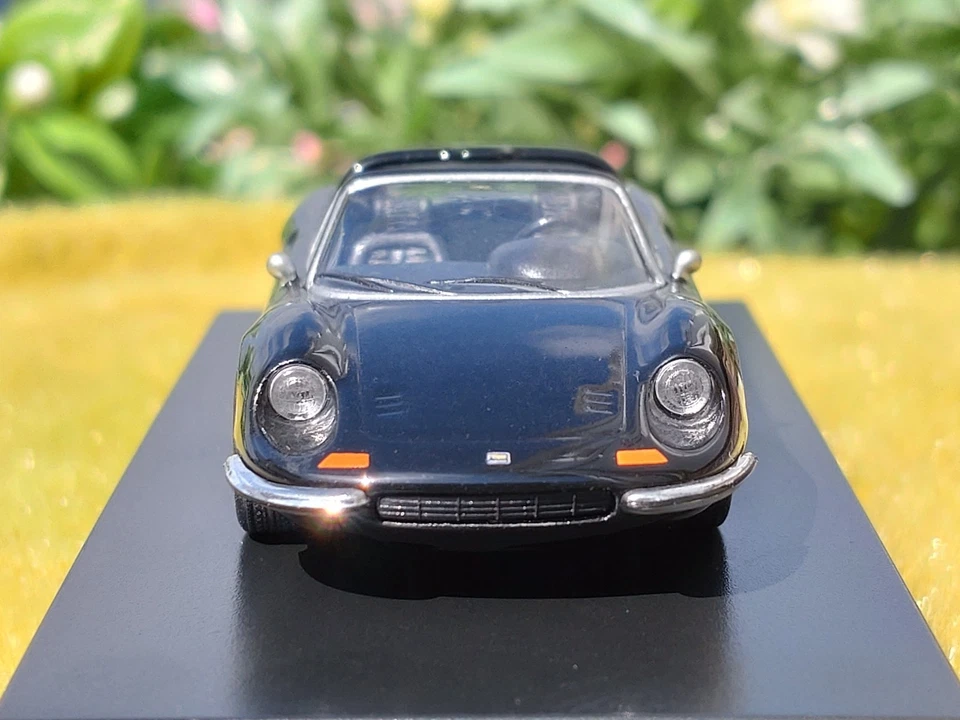 Ferrari / Dino 246 GTS / 1972 / 1/64 Diecast Car / Kyosho - Image 4 of 4