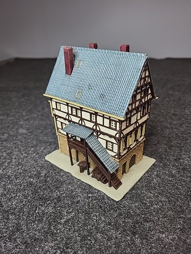 Kibri HO 8466 Old City Building medio maderado desgastado  | Zustand: Used