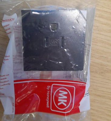 MK K5832 15A 127V American Power Module schwarz