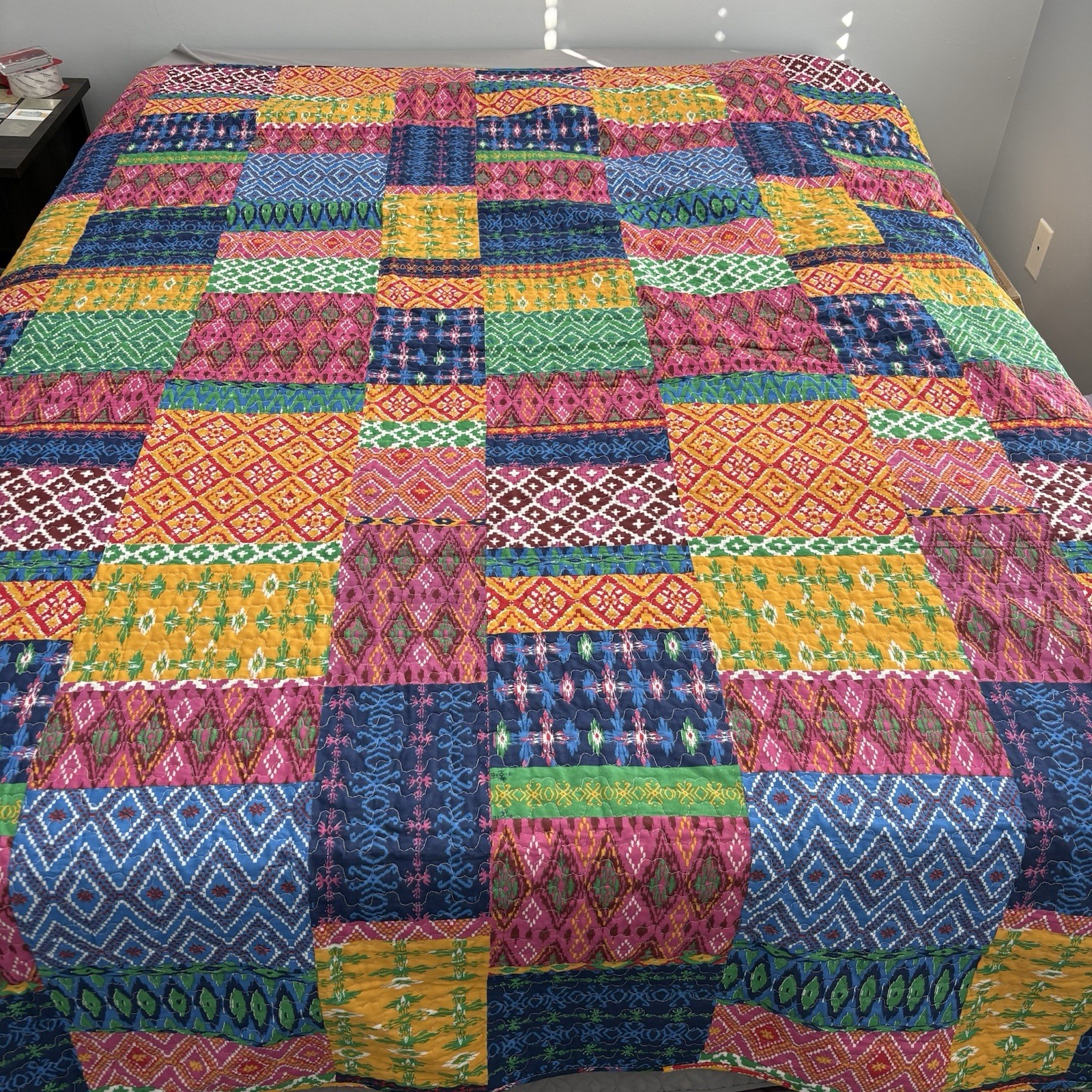 Queen Reversible Colorful Boho  W/ 2 Shams Boho