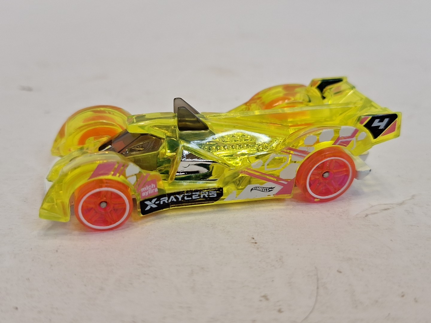 Hot Wheels 2013 Hi-Tech Missile Yellow And Pink