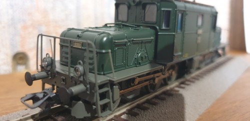 Märklin Véhicule Trix Locomotive électrique Re 460 Chiquita CFF