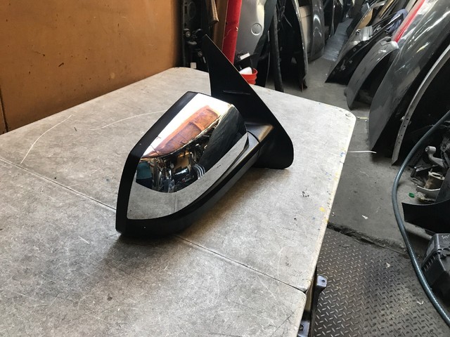 2014 to 2016 TOYOTA TUNDRA RIGHT PASSENGER MIRROR W/BLIND SPOT OEM