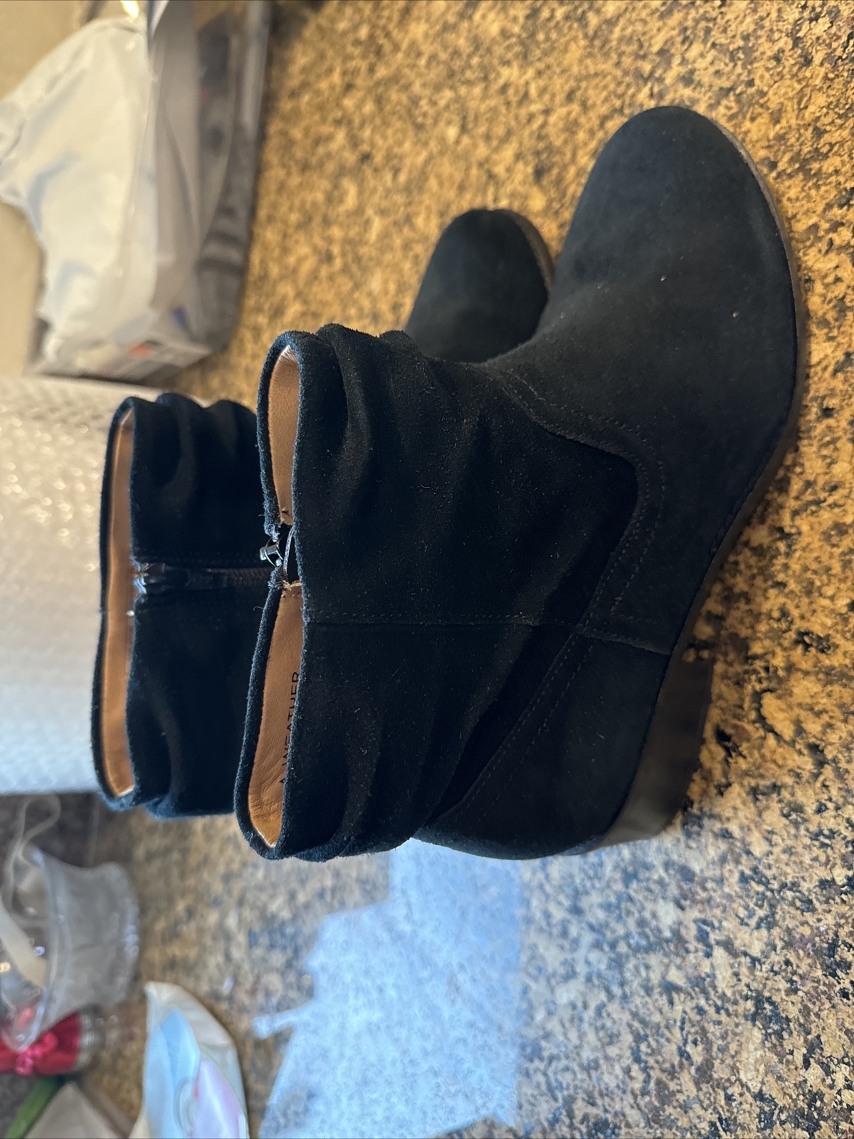 Vionic Labels Size 9 Boot - image 2