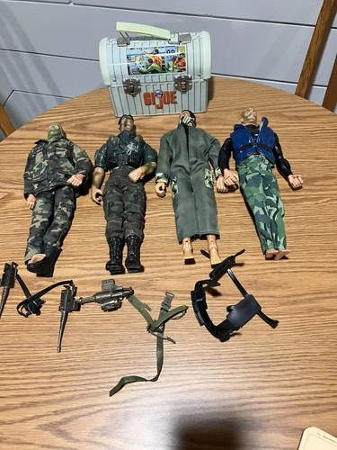 4 GI Joe Dolls & Tin