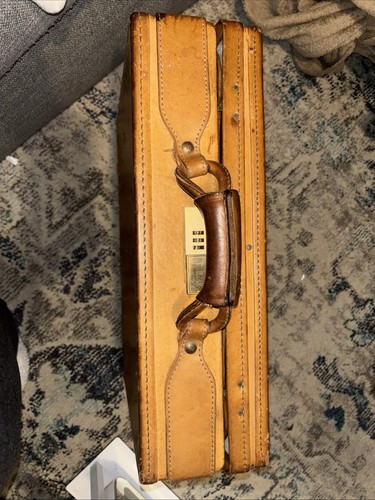 Briefcase Vintage Hartmann Light Brown Belted Leather Suitcase - Doesn’t Lock