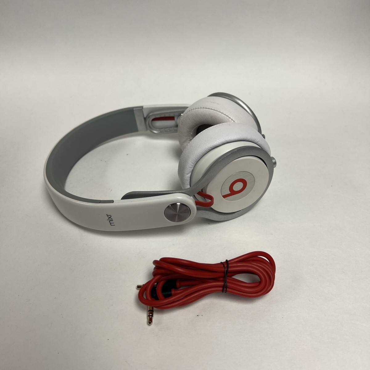 本体美品！beats by dr.dre beats mixr 正規品 Beats by Dr. Dre Beats Mixr Mixer On Ear Headphone White