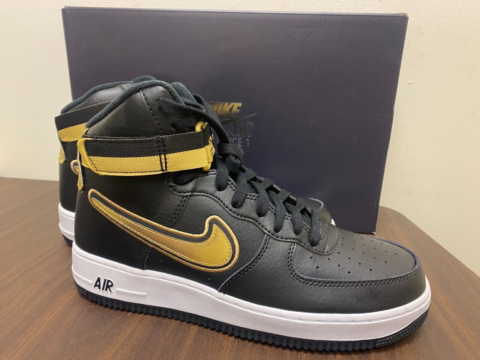 Nike Air Force 1 High '07 LV8 Sport NBA Black/Gold Mens Size 7 AV3938 001