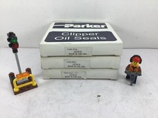 2QTR16 PARKER CLIPPER OIL SEALS - 3 PIECE LOT - NEW OLD STOCK!!