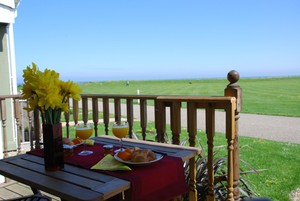 Beachscape Bacton Norfolk Coast Pet Friendly Cottage Fri 1 Nov