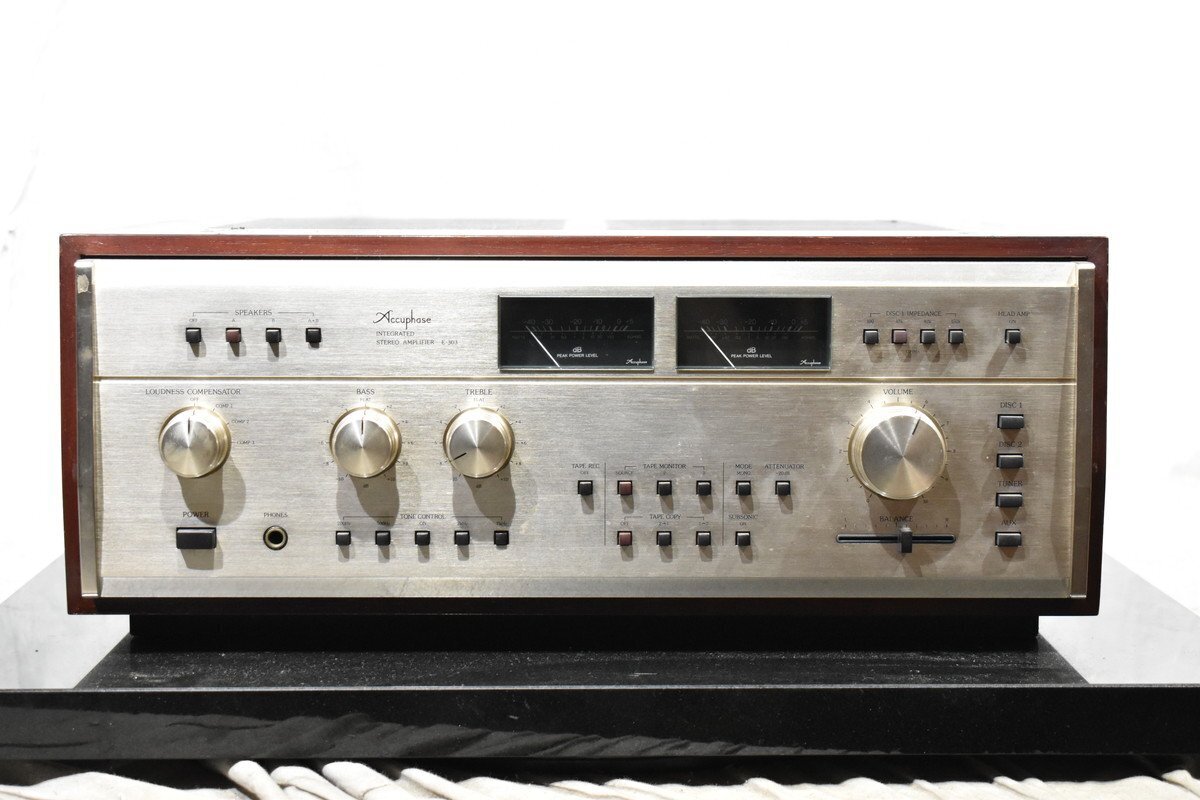 Accuphase E-303 Vintage 1983 Integrated Amplifier Transistor Audio 
