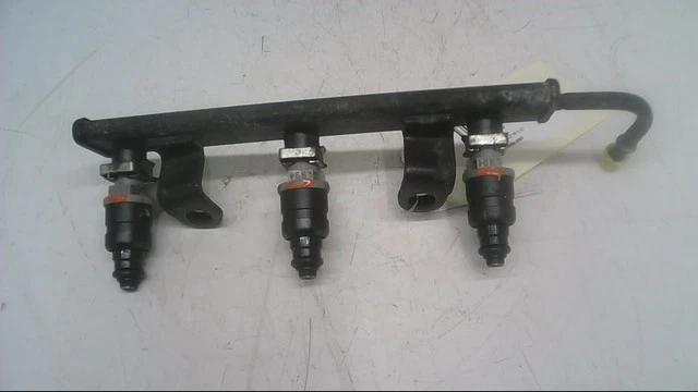 Rampe injection occasion MITSUBISHI COLT VI Phase 1 - 1.1i 75ch - - Imagen 3 de 4