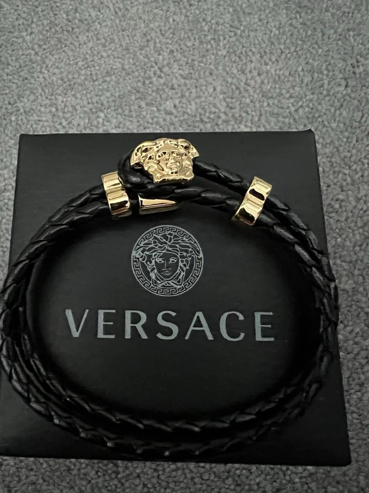 Versace LA MEDUSA LEATHER BRACELET with Gold Buckle Brand New In Box - Image 2 of 4