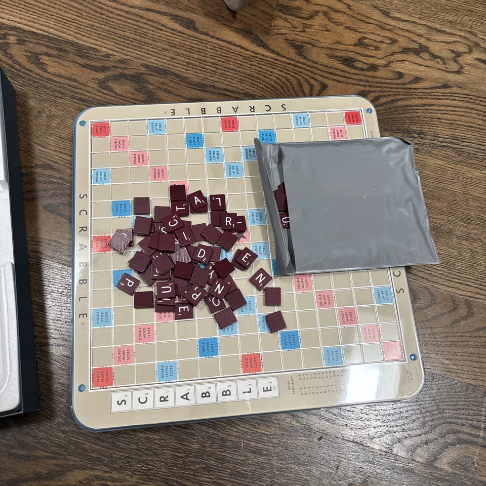 Vintage 1977 Scrabble Deluxe Edition Turntable Complete - Selchow & Righter USA - Image 2 of 4