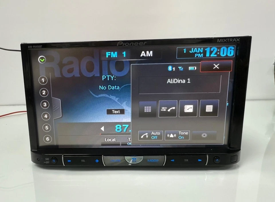 Pioneer AVH-P8450BT 7-inch Bluetooth, USB, SD card, Aux, DVD Player - Image 2 of 4