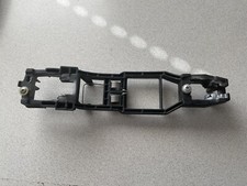 1996-2002 MERCEDES-BENZ E320 E430 W210 ~ LEFT FRONT DOOR HANDLE BRACKET