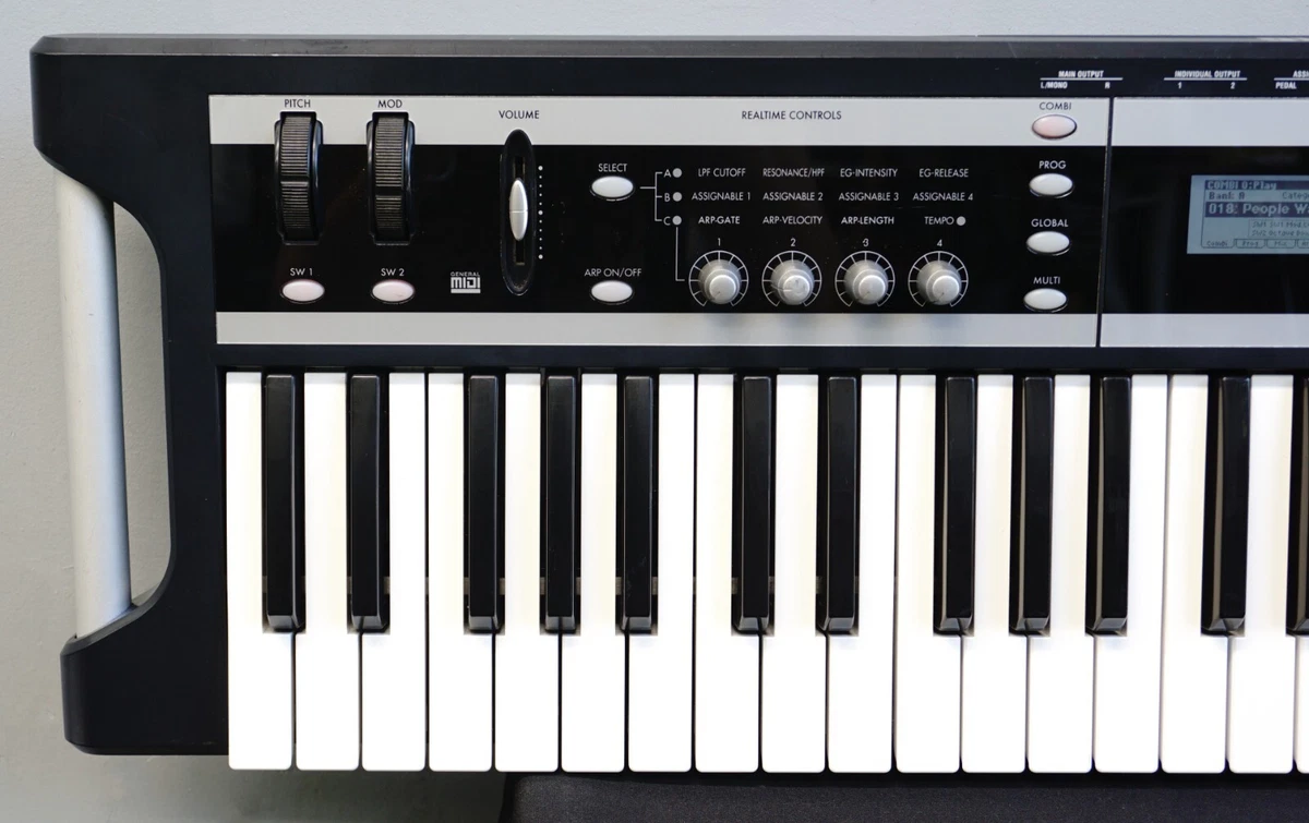 Korg x50 Music Synthesiser 00's Polyphonic Digital 61 Key Synthesiser