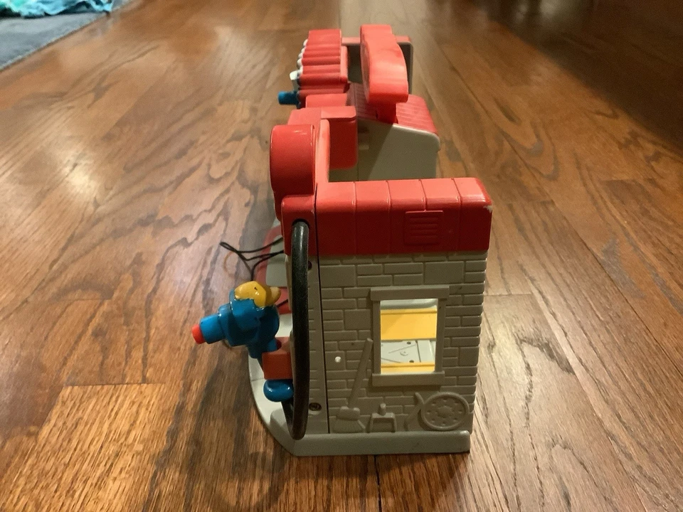 LIL CHUCK'S TALKIN' TRUCK STOP LAVADO DE AUTOS AFINACIÓN 2000 DE COLECCIÓN FUNCIONANDO SONIDOS VOCES Foto 2 de 4